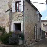 Holiday home Maison Confortable A Avec 45 M² Et Terrasse