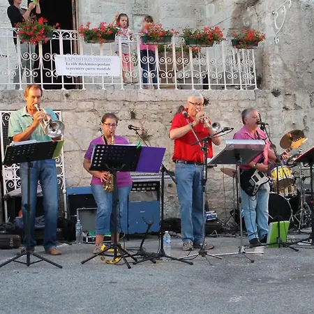 Maison Confortable A Saint-Maurin Avec 45 M² Et Terrasse * Saint-Maurin