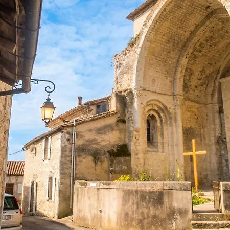 Dom wakacyjny Maison Confortable A Avec 45 M² Et Terrasse Saint-Maurin