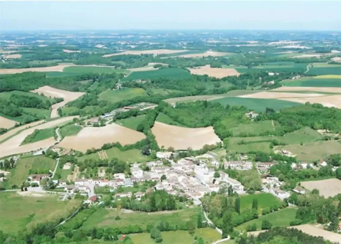 Maison Confortable A Saint-Maurin Avec 45 M² Et Terrasse Nyaraló *