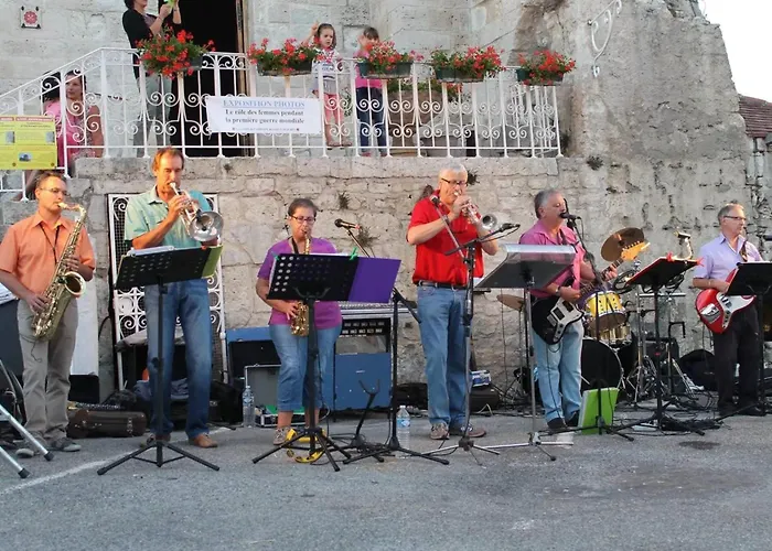 Maison Confortable A Saint-Maurin Avec 45 M² Et Terrasse * Saint-Maurin